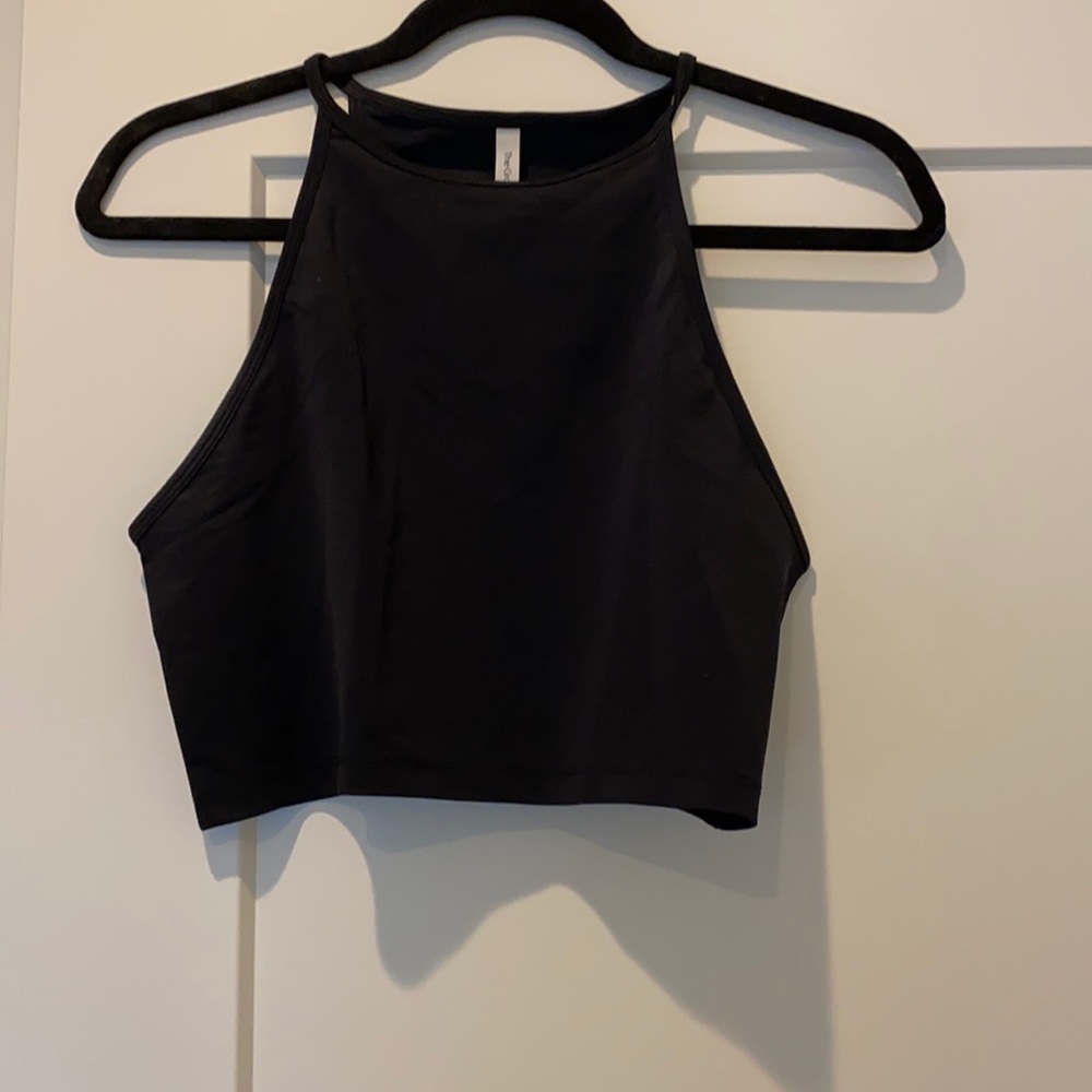 Muscle tank crop top